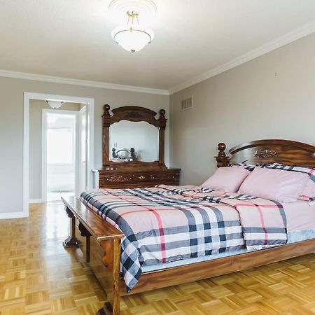 Beautiful Home 4 Bed, 3 Bath, Garage, Backyard! Миссиссага Экстерьер фото